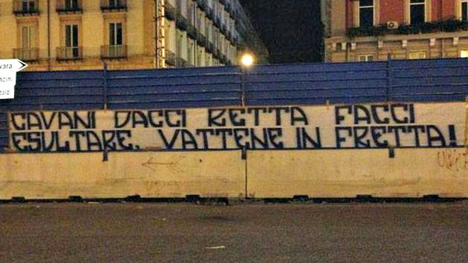 lo striscione contro cavani