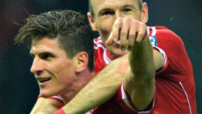 mario gomez del bayern con robben