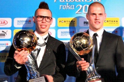 hamsik e il difensore del liverpool skrtel