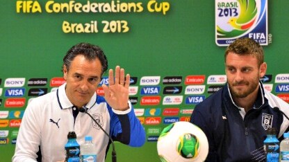 cesare prandelli in conferenza stampa