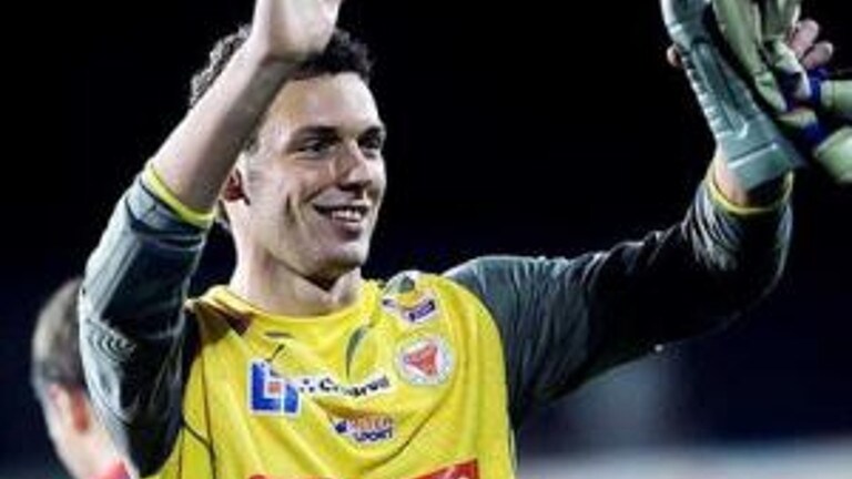 Il numero uno albanese, che gioca in Svezia con il Kalmar, in carriera ha segnato due gol.