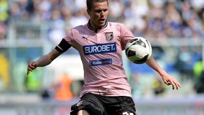 lo sloveno in azione con la maglia del palermo