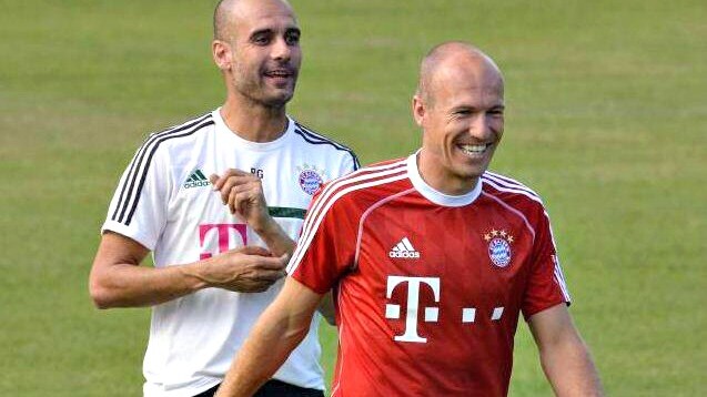 guardiola e robben durante l'allenamento