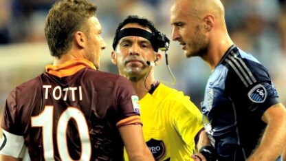 arbitro con telecamera