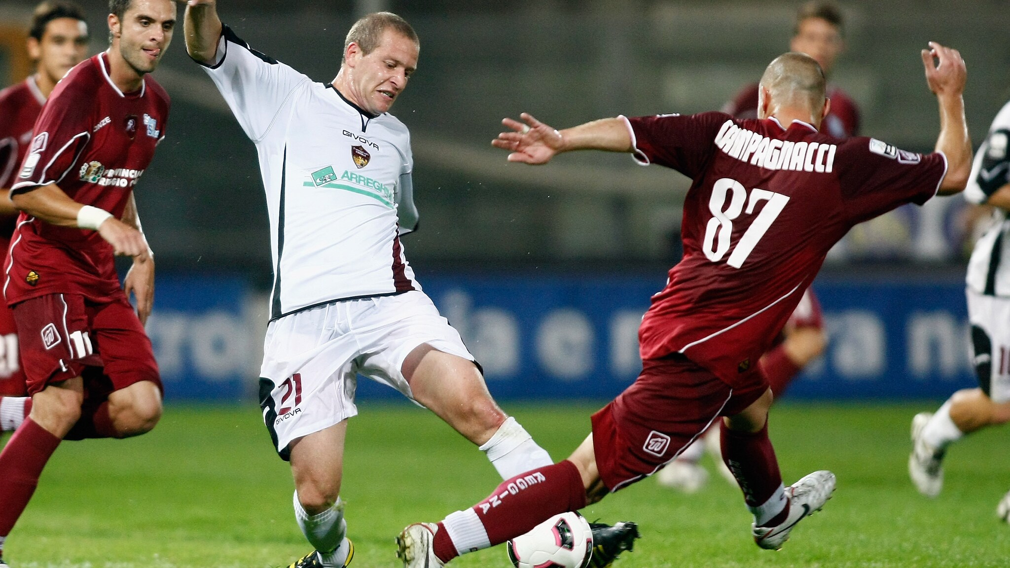nicolas amodio con la maglia del portogruaro