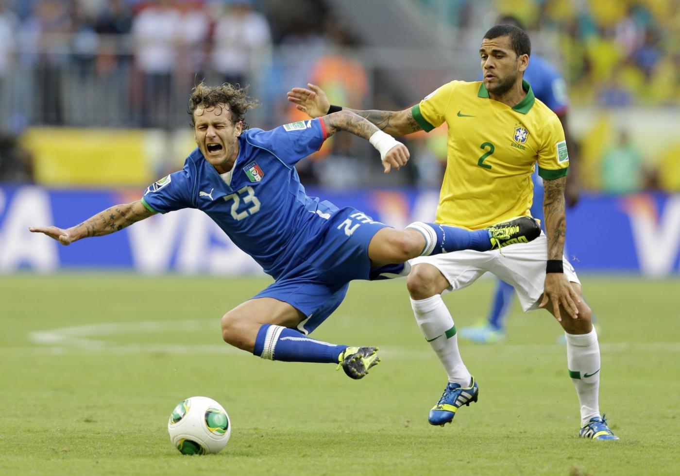 il psg vuole il laterale del barcellona