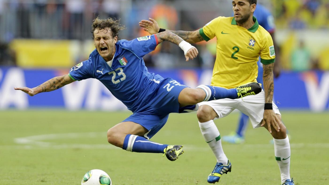 il psg vuole il laterale del barcellona