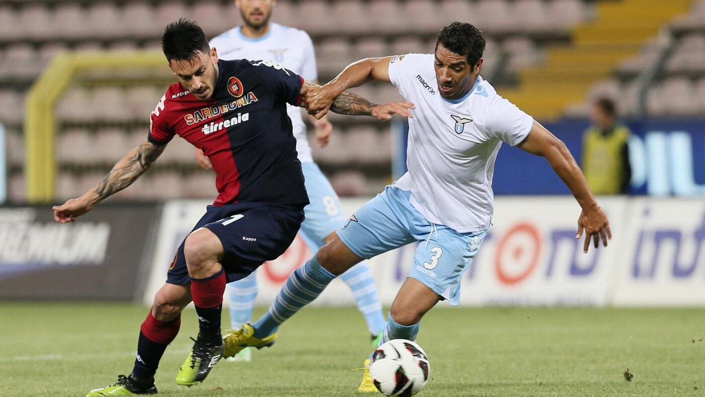 il verona pensa all'attaccante cileno