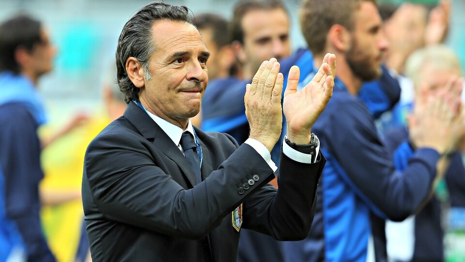 cesare prandelli in campo