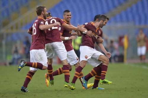 Roma-Verona festa grande anche per Pjanic autore del 2-0