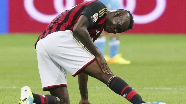 balotelli dolorante al ginocchio destro