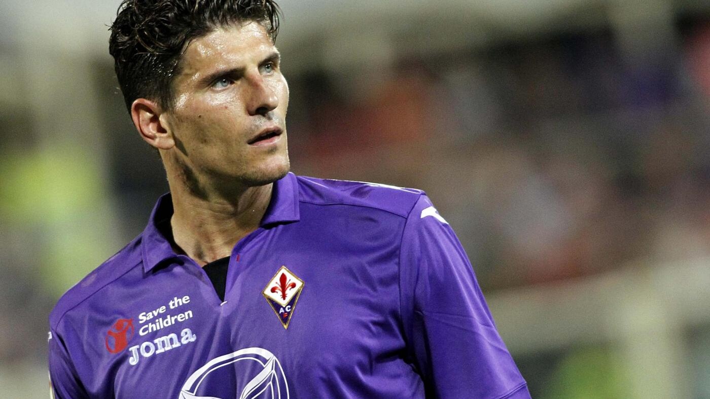 Mario Gomez guarisce dall'infortunio ascoltando canzoni napoletane