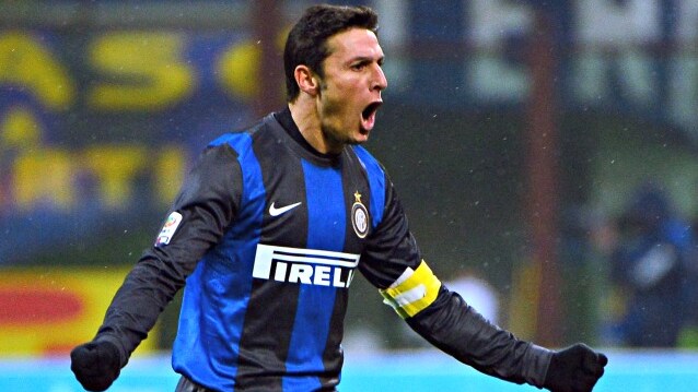zanetti dopo un gol nel derby