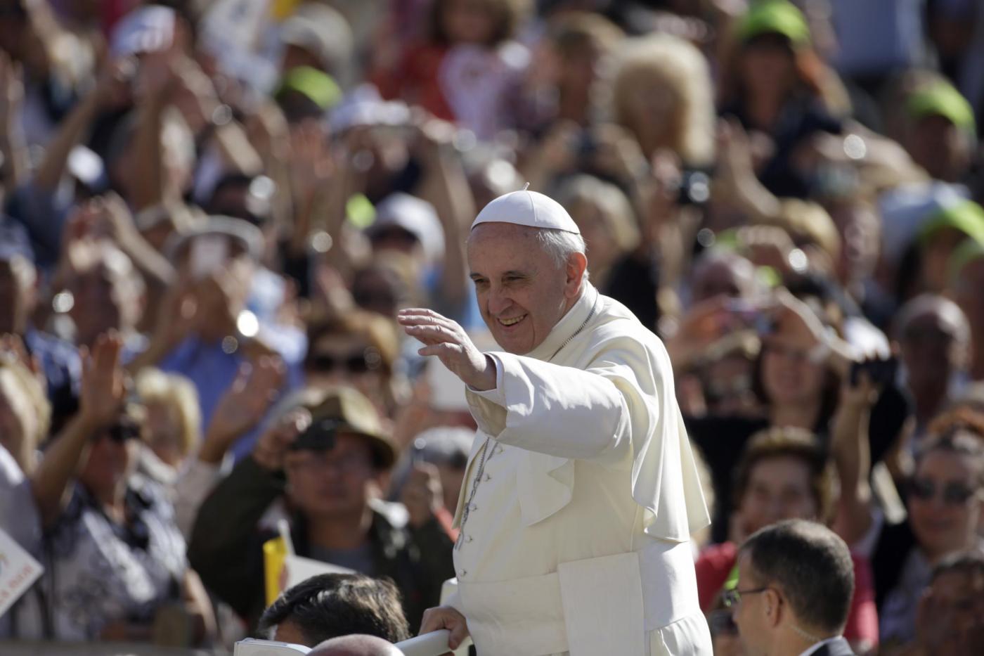 Papa Francesco ha ricevuto la tessera ufficiale del Genoa