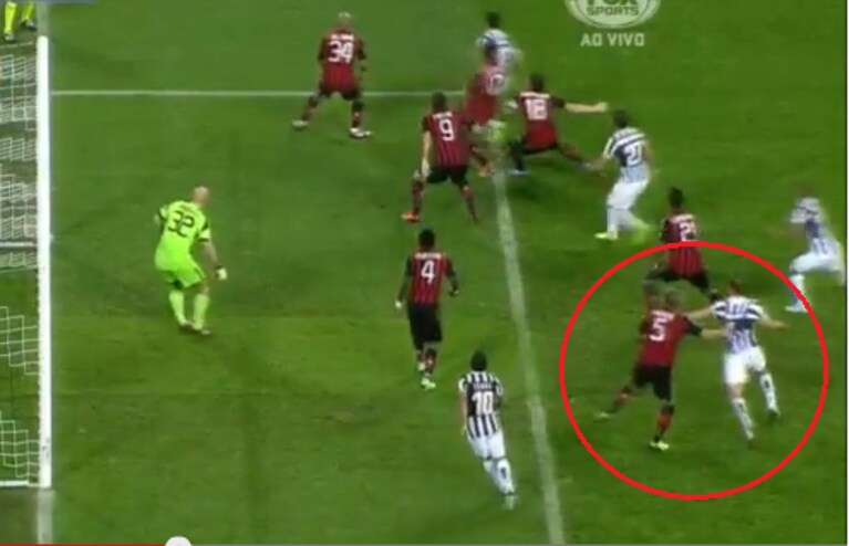 mexes pungo a chiellini