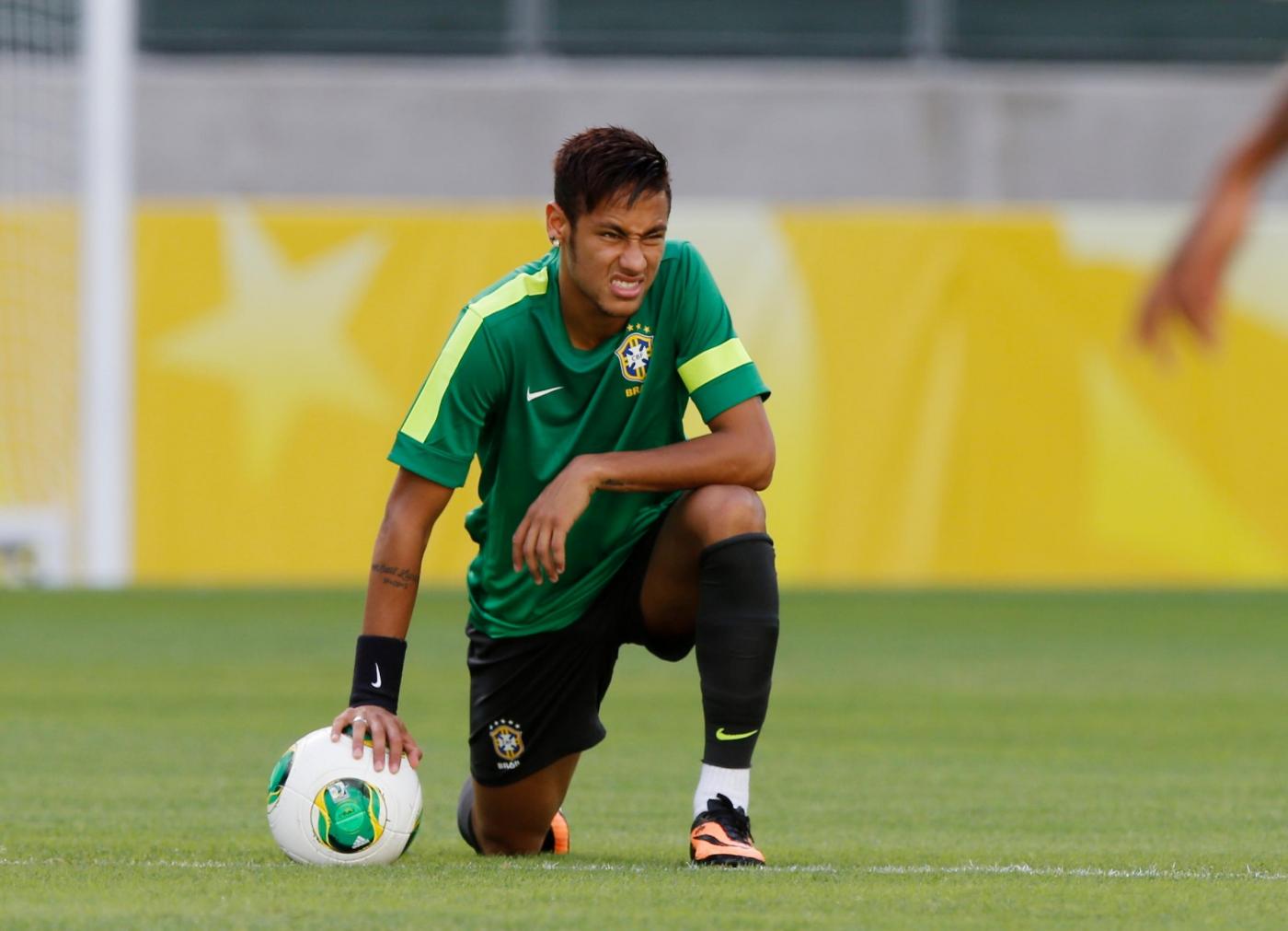 Neymar fa litigare José Mourinho e Felipao Scolari