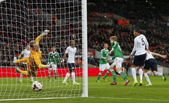 gol di mertesacker