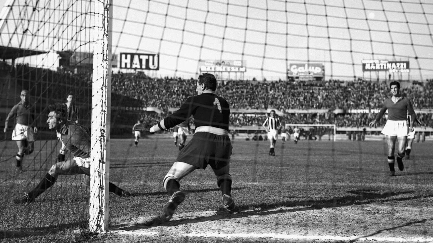 giocò i mondiali 1950 e le olimpiadi 1948