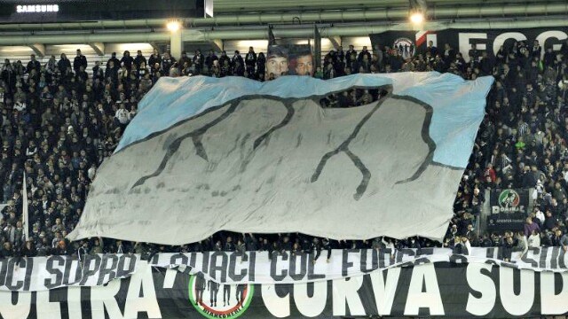 striscione juve