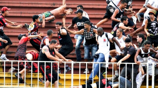 incidenti tifosi