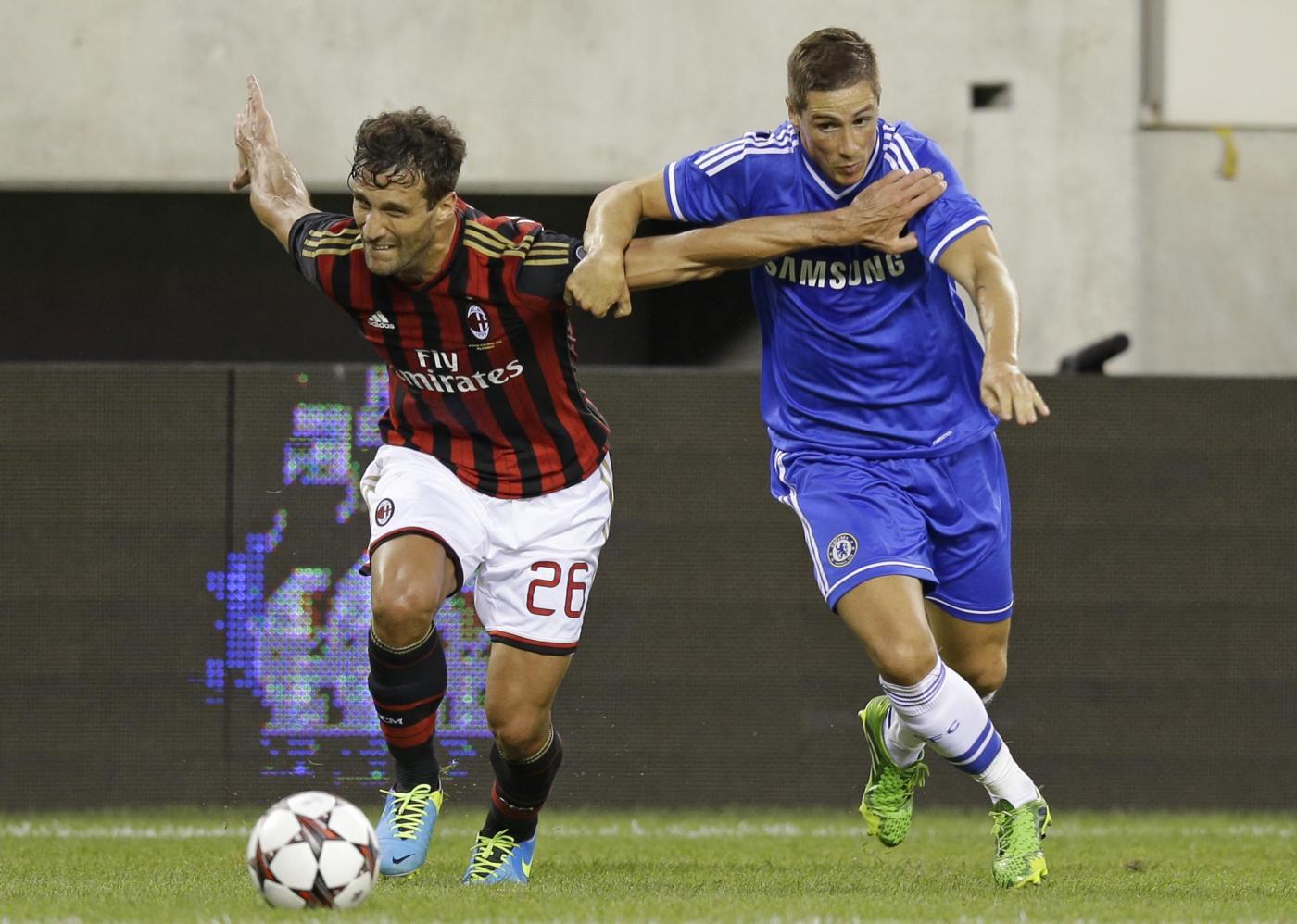 il difensore del milan fuori un mese