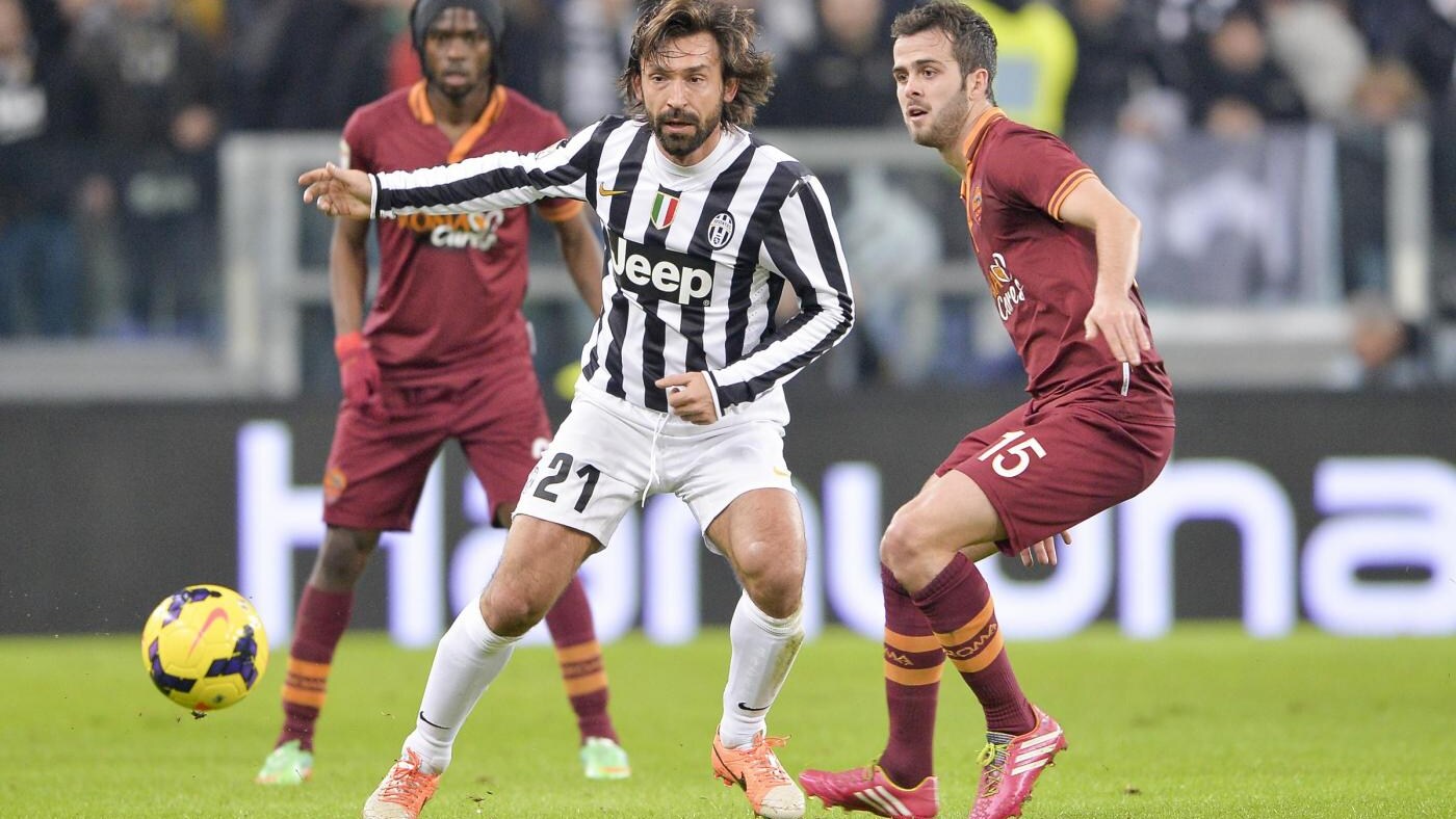 centrocampisti in azione