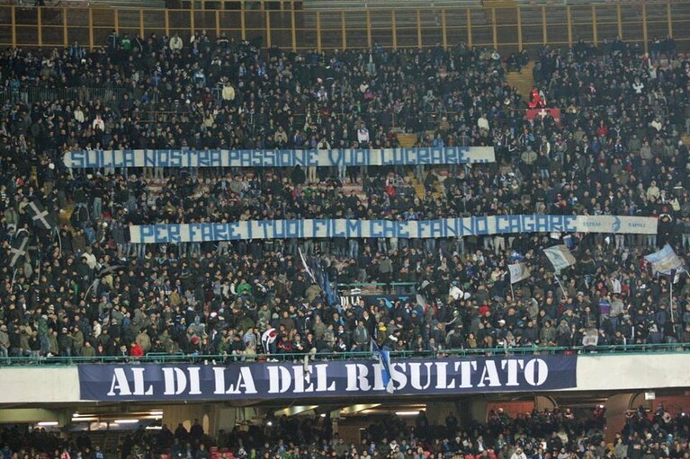 protestano i tifosi azzurri