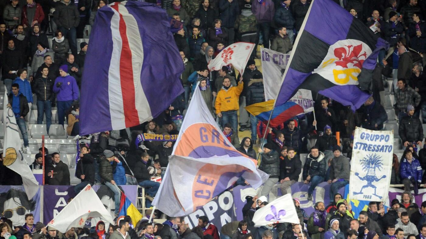Fiorentina: protesta dei tifosi spalti vuoti per 10 minuti con la Lazio