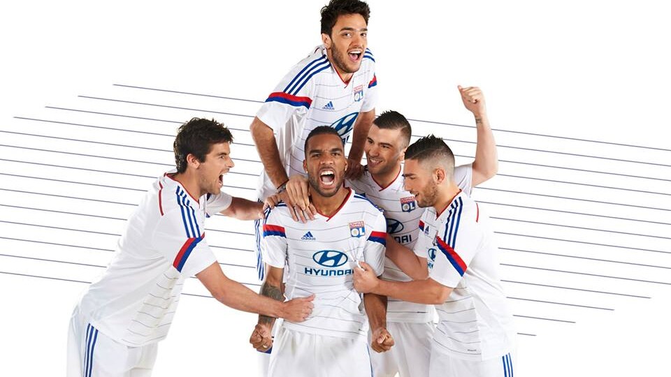 foto collettiva nuova divisa lione