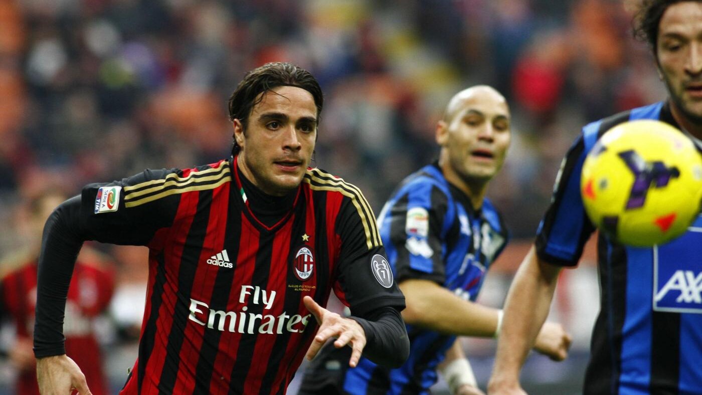 l'attaccante resta al milan