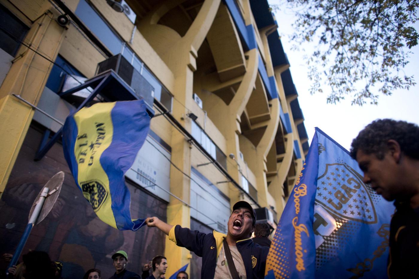 i tifosi del boca protestano per riquelme