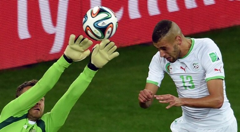 Slimani beffa Akinfeev e pareggia