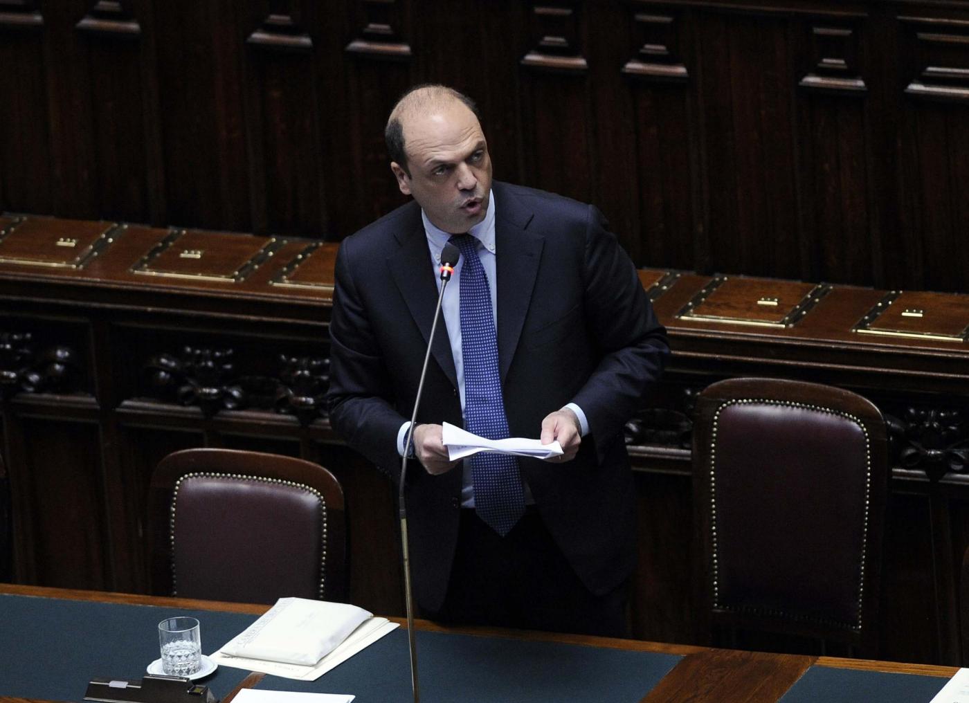 il ministro dell interno attacca la roma