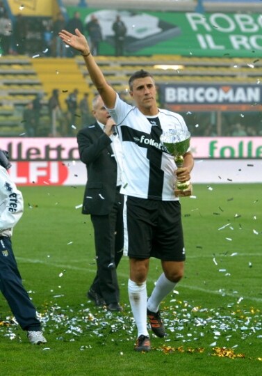 crespo-saluta-i-tifosi-emiliani