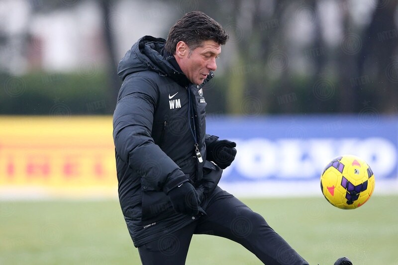 il-tecnico-si-diverte-in-allenamento