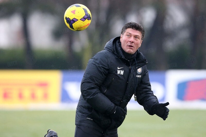 palleggio-con-la-spalla-per-mazzarri