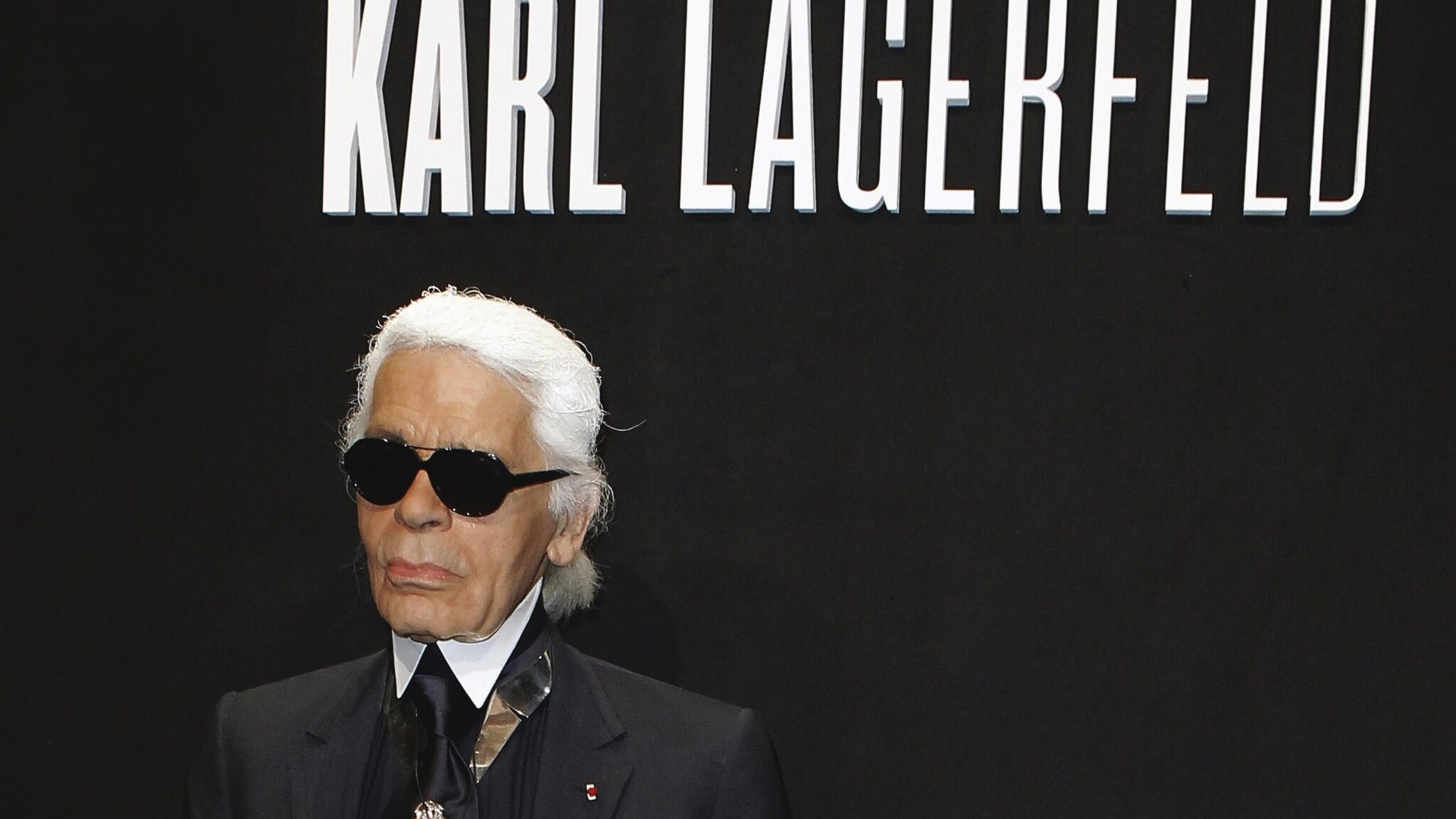 Karl alla sfilata di chanel