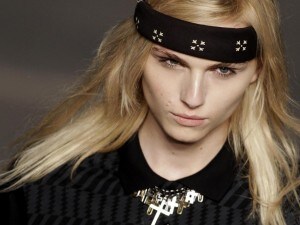 Il curioso caso di Andrej Pejic, modello austrialiano in grado di vestire abiti maschili e femminili con lo stesso successo: è considerato il 18esimo modello più bello del mondo e la 98esima modella più bella. Che numeri!