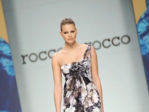 Ivana Mrazova sfila per Roccobarocco