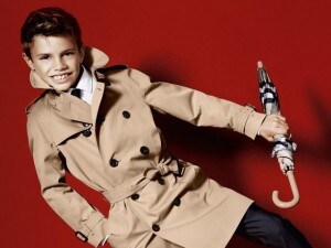 romeo beckham modello a 10 anni per Burberry