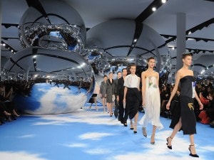 Dior fa rivivere Andy Warhol in passerella