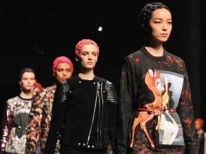 Paris Fashion Week 2013: Givenchy e i personaggi Disney, il punk diviene romantico