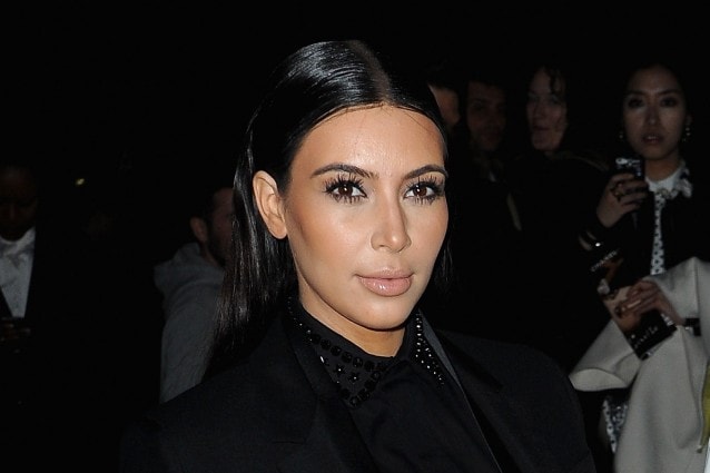 Kim Kardashian cambia look e diventa sobria