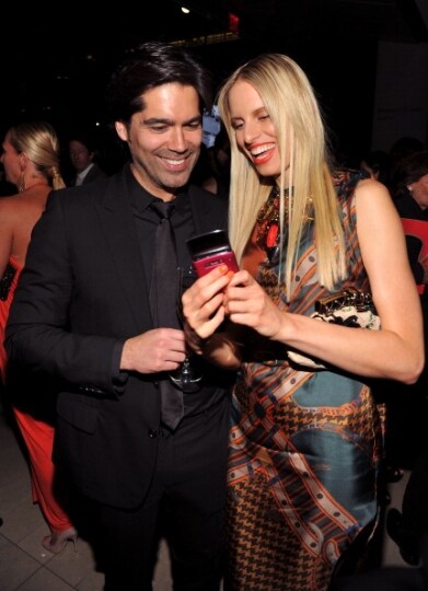lo-stilista-brian-atwood-e-la-modella-karolina-kurkova