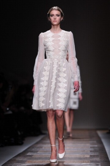 minidress-bianco-con-ricami