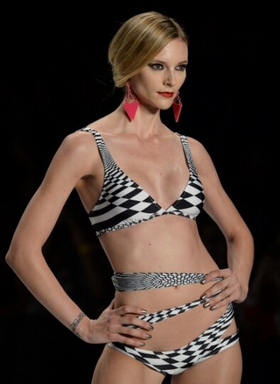Costumi in passerella alla fashion week di Rio.