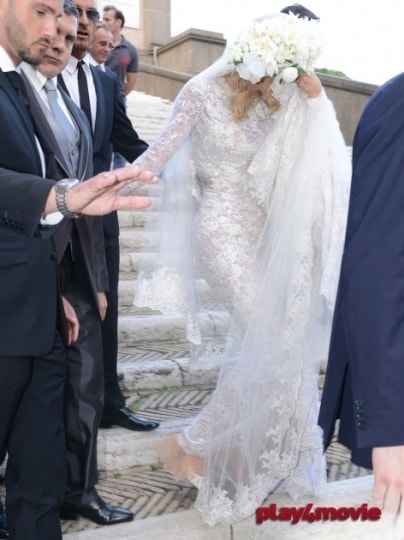 abito-in-pizzo-ermanno-scervino