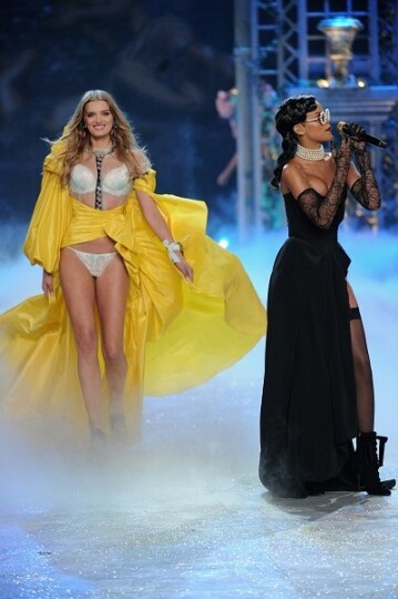 lili donaldson sfilata victoria\'s secret 2012