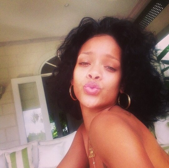 Rihanna senza trucco