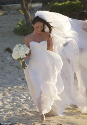 megan-fox-abito-da-sposa-hawaii